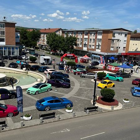 Apartament Apartament Ultra Central 1 Hunedoara Zewnętrze zdjęcie